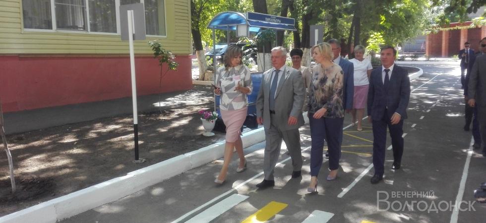 Глава региона совершил ироничный приезд в Волгодонск