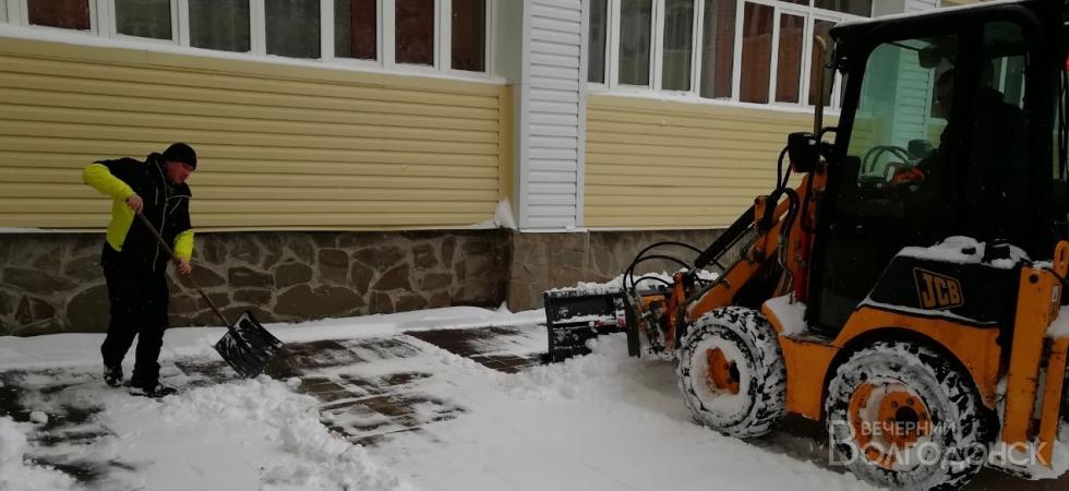 Справятся ли коммунальщики Волгодонска со снегом своими силами?
