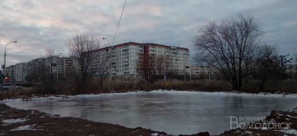 В Волгодонске в новом городе появился мини-каток собственного производства