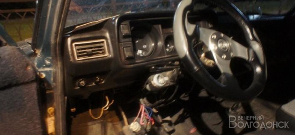 Молодой житель Волгодонского района взял чужую машину, чтобы покататься, и разбил ее