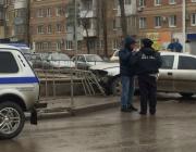 Около волгодонского вокзала иномарка влетела в забор