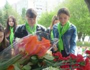 Волгодонцы возложили цветы к памятникам в честь 9 мая