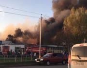 В Волгодонске горит крупный мебельный магазин (ВИДЕО)